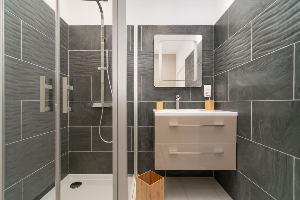 Superbe Appartement A Une Minute A Pied De La Gare Épinal Екстериор снимка