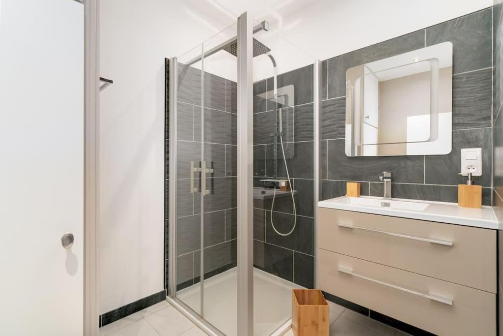 Superbe Appartement A Une Minute A Pied De La Gare Épinal Екстериор снимка