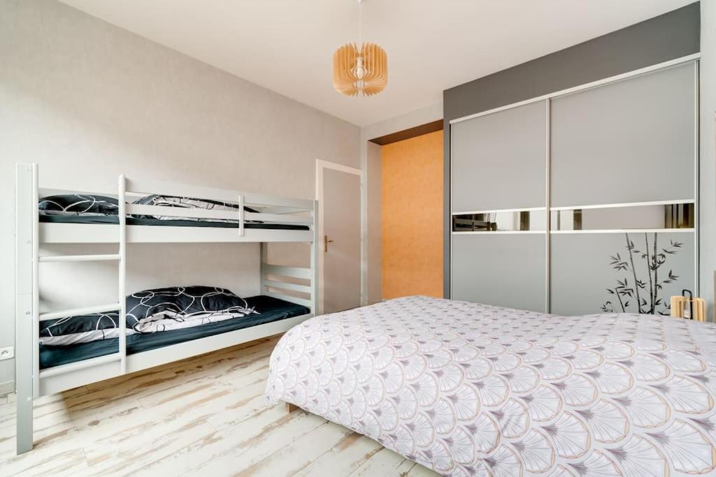 Superbe Appartement A Une Minute A Pied De La Gare Épinal Екстериор снимка