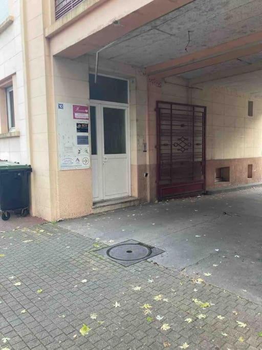 Superbe Appartement A Une Minute A Pied De La Gare Épinal Екстериор снимка